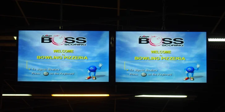 Hodina bowlingu a pizza dle vlastního výběru