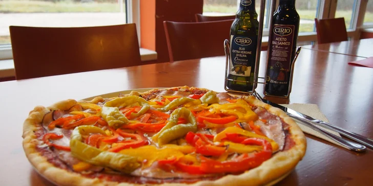Hodina bowlingu a pizza dle vlastního výběru