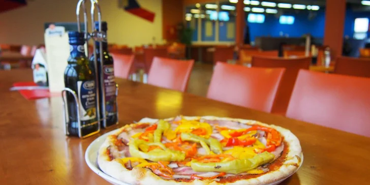 Hodina bowlingu a pizza dle vlastního výběru