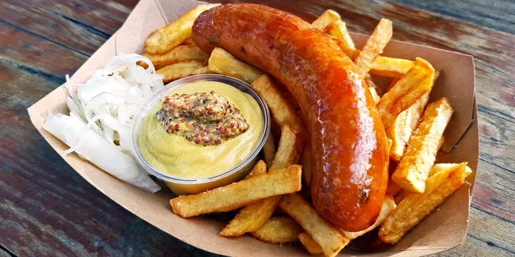 Holandská husí klobása, hranolky i pivo na farmářských trzích na Kulaťáku
