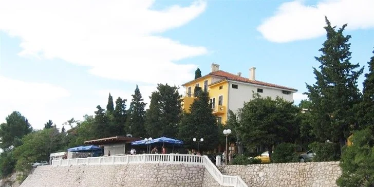 Letecky do Chorvatska: 7 nocí v městečku Crikvenica včetně polopenze (záloha)