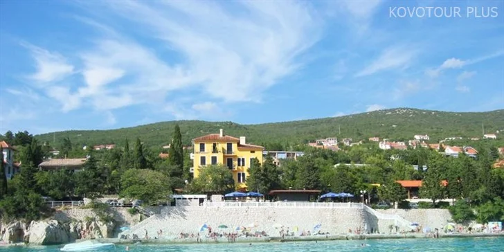Letecky do Chorvatska: 7 nocí v městečku Crikvenica včetně polopenze (záloha)