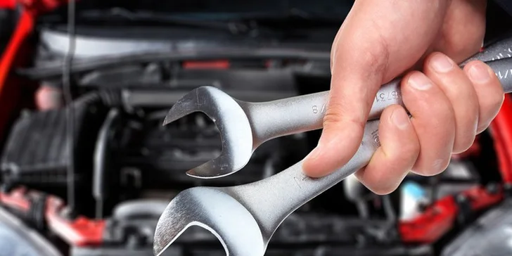 Zimní prohlídka vozu včetně testování autobaterií