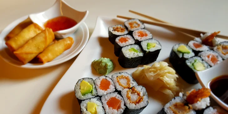 Asijské dobroty s sebou: 4× sushi maki ve 3 verzích a 6× minizávitek