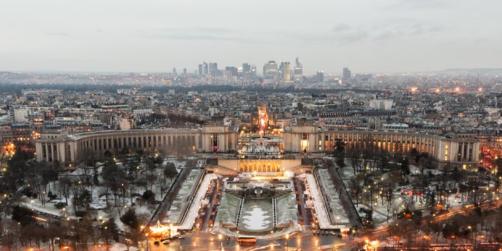 Romantický Silvestr v Paříži s noclehem v hotelu, snídaní a lahví sektu do páru
