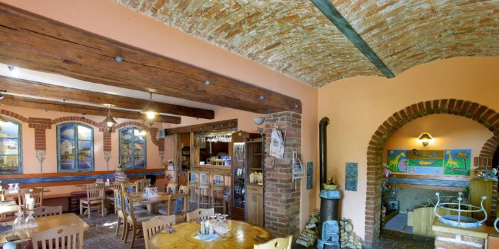 1 nebo 2 hovězí burgery s čedarem, vajíčkem a hranolky v restauraci Plaudit