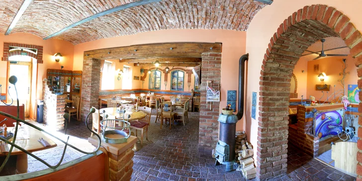 1 nebo 2 hovězí burgery s čedarem, vajíčkem a hranolky v restauraci Plaudit
