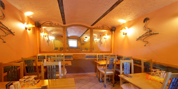 1 nebo 2 hovězí burgery s čedarem, vajíčkem a hranolky v restauraci Plaudit