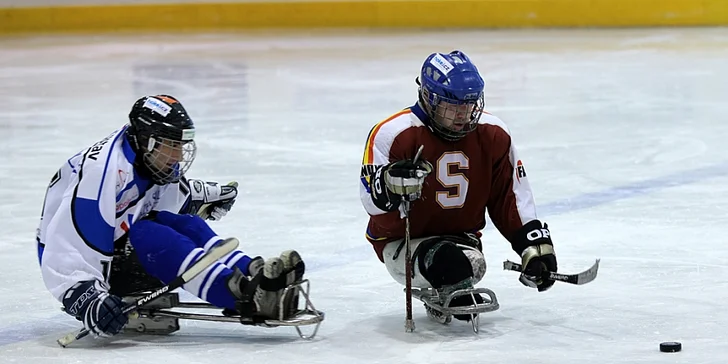 Podpořte české sledge hokejisty stejně jako hvězdy hokejové extraligy