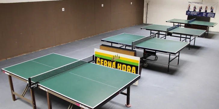 Stolní tenis: jedna nebo dvě hodiny včetně výbavy pro 2 osoby
