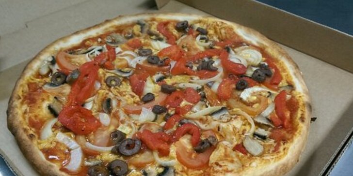 Italská dvojka: 2 pizzy plné ingrediencí a sleva na veškeré nápoje