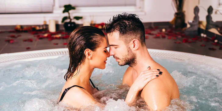 Romantický relax pro dva: 1,5 hod. ve vířivce a solné jeskyni v Luhačovicích