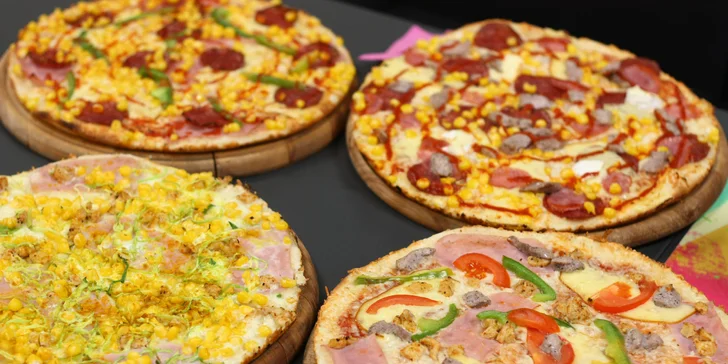 Mají tu pizzy se smetanovým i rajčatovým základem.