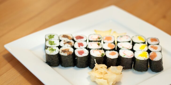 Japonsko na talíři: sushi set s 24 rolkami s možností odnosu s sebou