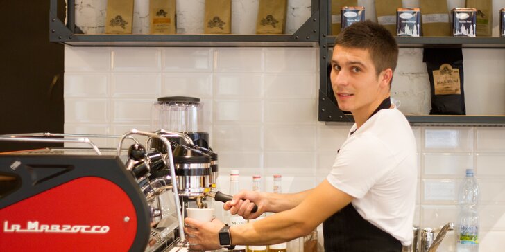 Káva a sladké potěšení ve stylové kavárně na Vinohradech