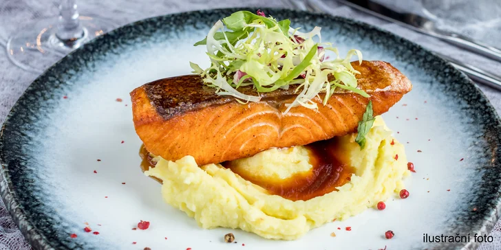 Degustační menu: salát, grilovaný losos na rozmarýnu a čokoládový fondant
