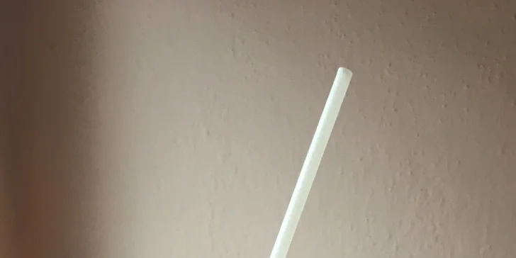 Kávu tu připravují ze zrnek výběrové kávy Charisma z rodinné pražírny Co-bean. 