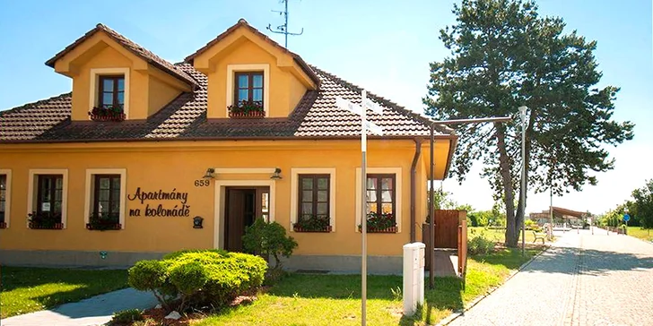 Pohoda v Lednici: apartmány u zámeckého parku, vyhřívaný bazén a víno
