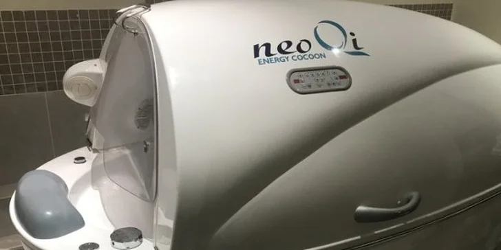 Když se snoubí relax s moderními technologiemi: celotělová péče v boxu NeoQi