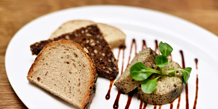 Vegetariánské menu pro 2: předkrm, hlavní chod i dezert podle výběru