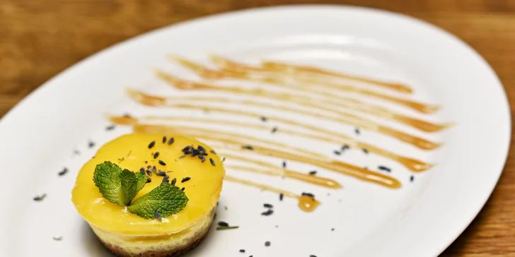 Pestré vegetariánské menu pro 2 osoby: 3 chody výběrem vždy ze dvou jídel