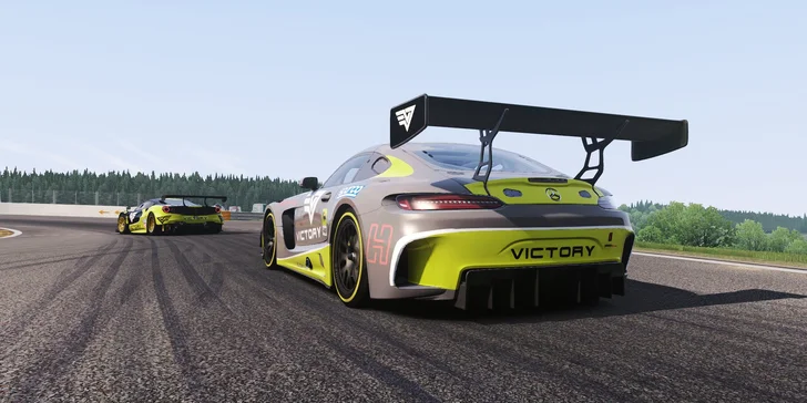 Jízda na promakaném simulátoru závodního auta pro 1 nebo 4 řidiče