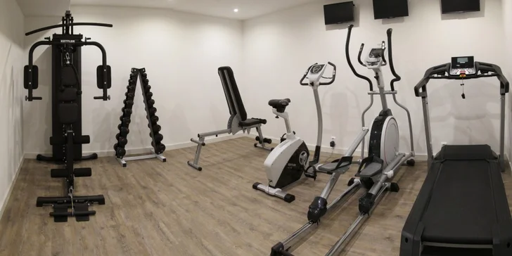 Zážitkový pobyt ve 4* hotelu s wellness, snídaněmi i 3D simulátorem golfu
