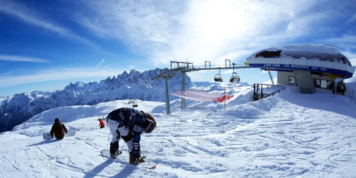 Lyžování ve Falcade v Dolomitech: doprava, ubytování s polopenzí a třídenní skipas