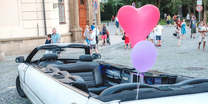 Na společenské akce nebo vyhlídkovou jízdu limuzínou cabrio až pro 8 osob