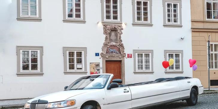 Na společenské akce nebo vyhlídkovou jízdu limuzínou cabrio až pro 8 osob