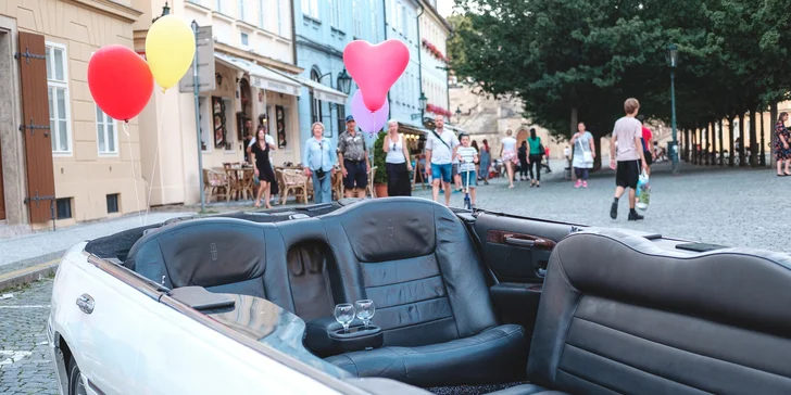 Na společenské akce nebo vyhlídkovou jízdu limuzínou cabrio až pro 8 osob