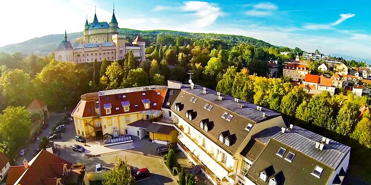 Romantický wellness pobyt pod Bojnickým zámkem se snídaní či polopenzí