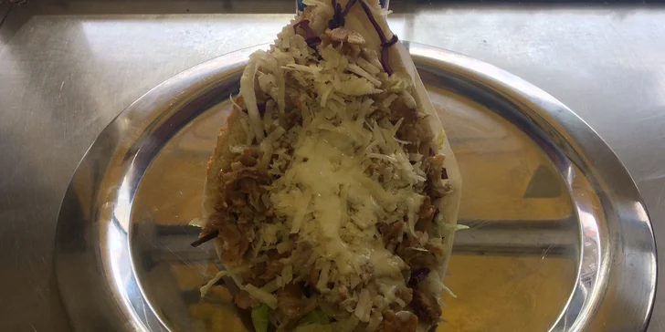 Dobroty s sebou s kuřecím i vege: kebab talíř, döner klasik a falafel dürüm