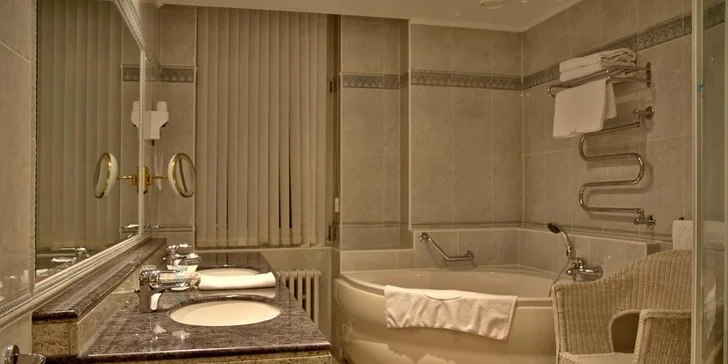 Luxusní 5* resort v Mariánských Lázních: snídaně, romantická večeře i bazén a wellness