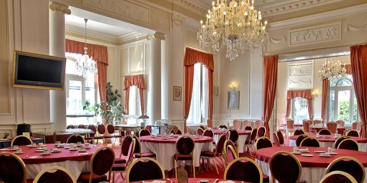 Luxusní 5* resort v Mariánských Lázních: snídaně, romantická večeře i bazén a wellness