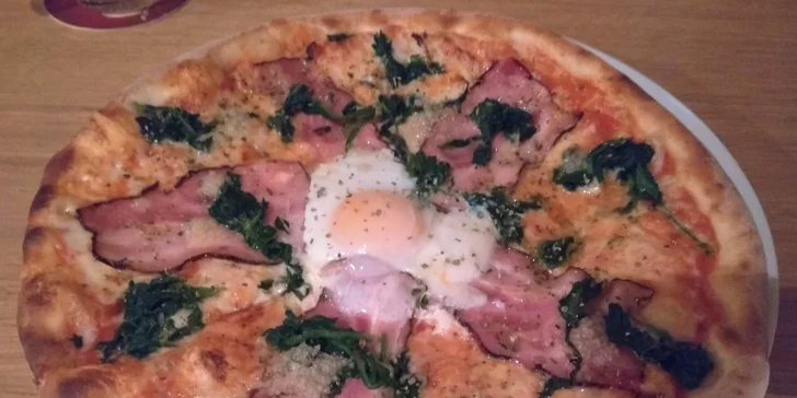 Italská dvojka: 2 pizzy plné ingrediencí a sleva na veškeré nápoje