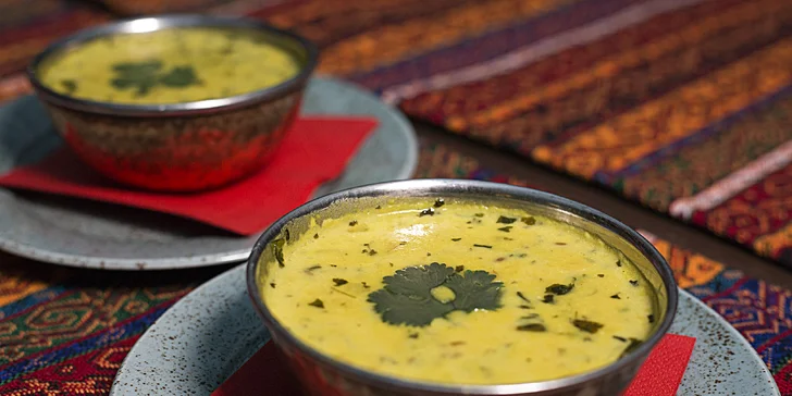 Indicko-mexická restaurace přímo v centru: polední menu s polévkou pro 1–2