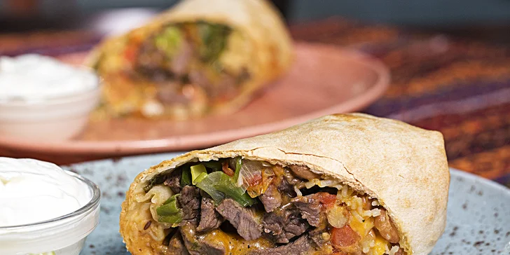 Indicko-mexická restaurace přímo v centru: polední menu s polévkou pro 1–2