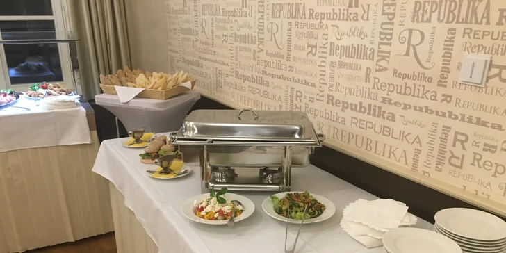 Konec roku v Republice: Silvestr s degustačním menu, rautem a přípitkem