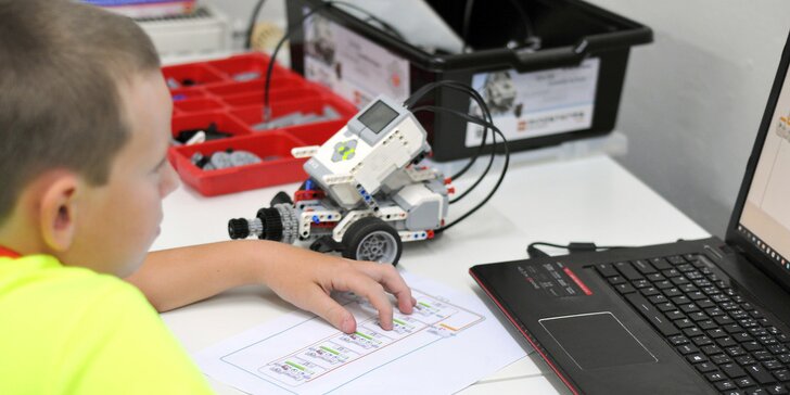 Jedna zkušební lekce robotiky pro děti, na které si postaví robota