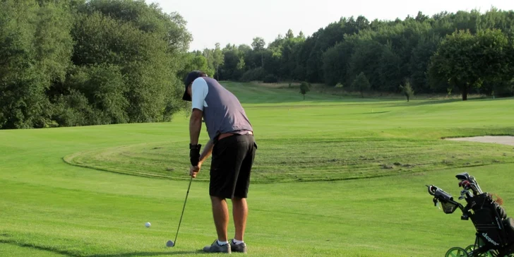 Objevte svět golfu: tréninky pro nováčky s teorií, nácvikem hry i občerstvením