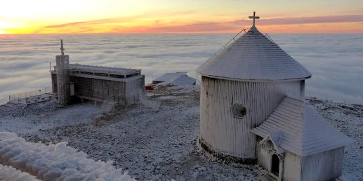 Lyžovačka či jarní pobyt ve Špindlerově Mlýně: polopenze i sauna