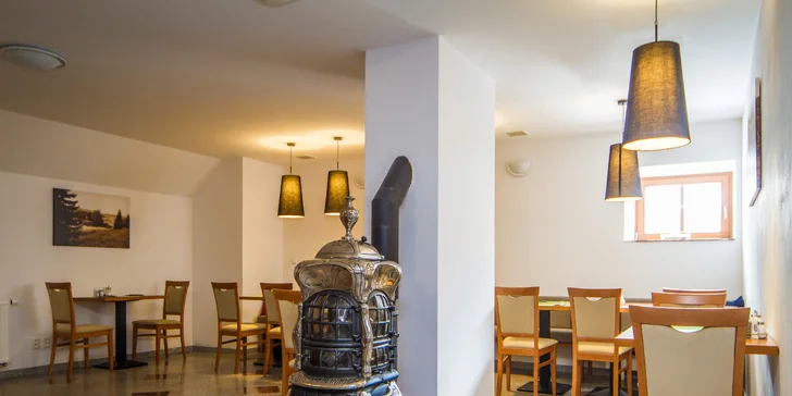 Do hotelové restaurace si můžete zajít také na oběd nebo večeři.