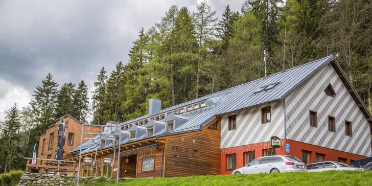 Vzhůru do hor: hotel v Peci pod Sněžkou se snídaní nebo polopenzí a neomezeným wellness