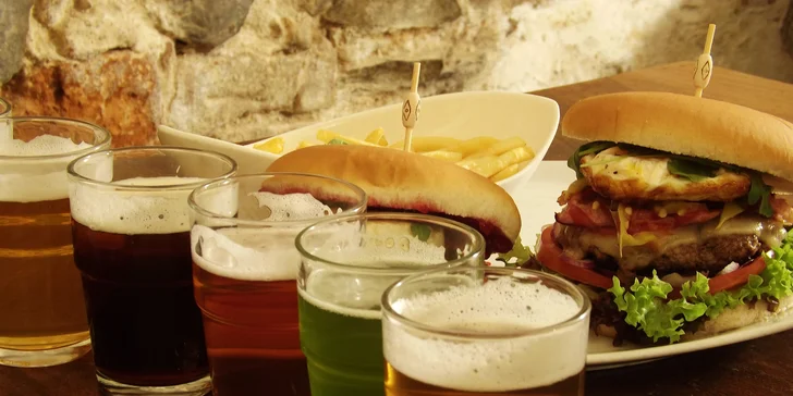 Burger, hranolky a pivní degustační set od Kynšperského pivovaru