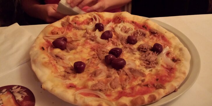 Italská dvojka: 2 pizzy plné ingrediencí a sleva na veškeré nápoje