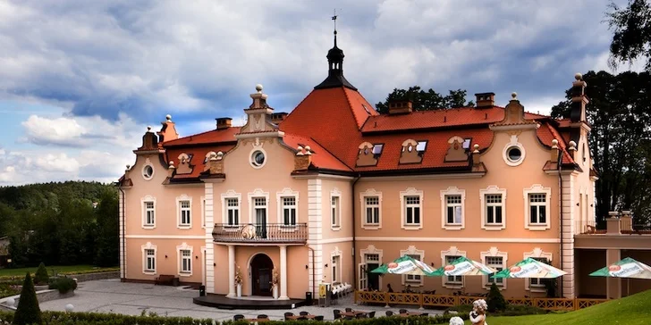 Valentýnský pobyt s večeří na zámku vč. variant s plesem nebo masáží