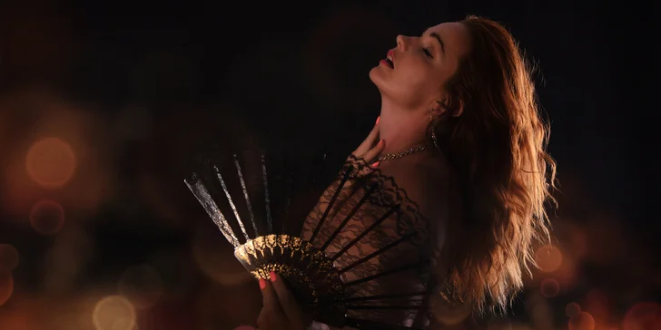 Zážitkové focení v ateliéru včetně profi vizáže: portréty, glamour i fashion foto