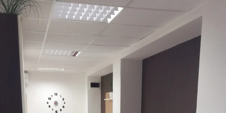 Prodloužení řas metodou řasa na řasu nebo objemovou metodou