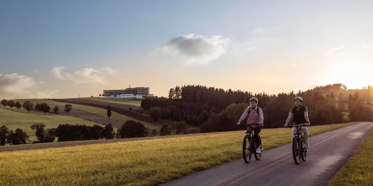Za príplatok vám požičajú elektrobicykle.